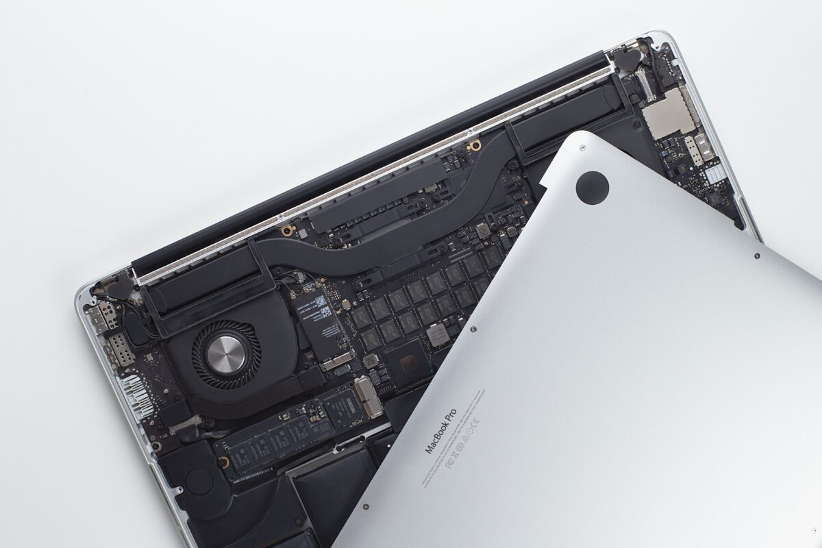 cracked laptop screen repair